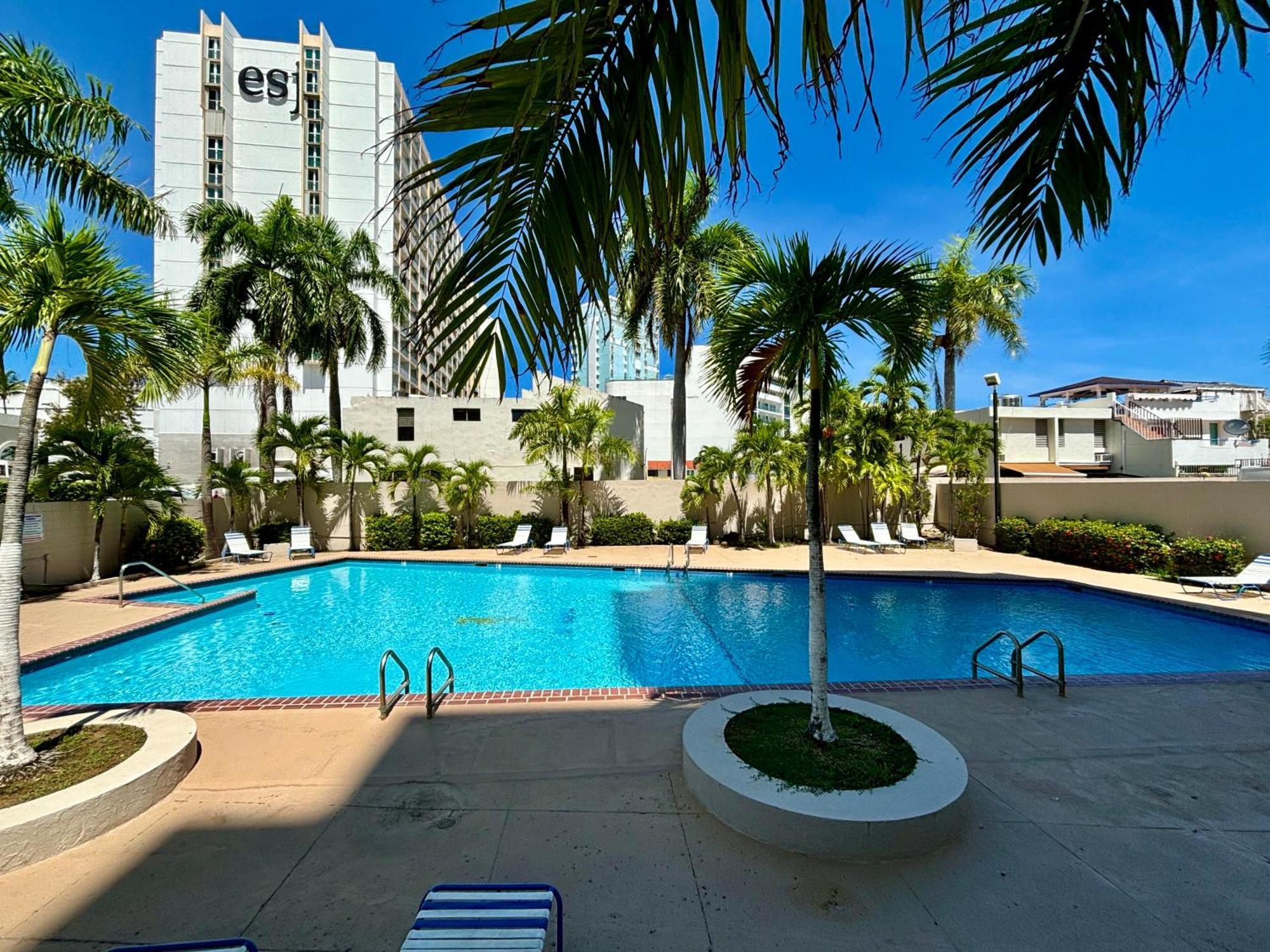 Isla Verde Modern Apartment With Pool San Juan Exteriör bild