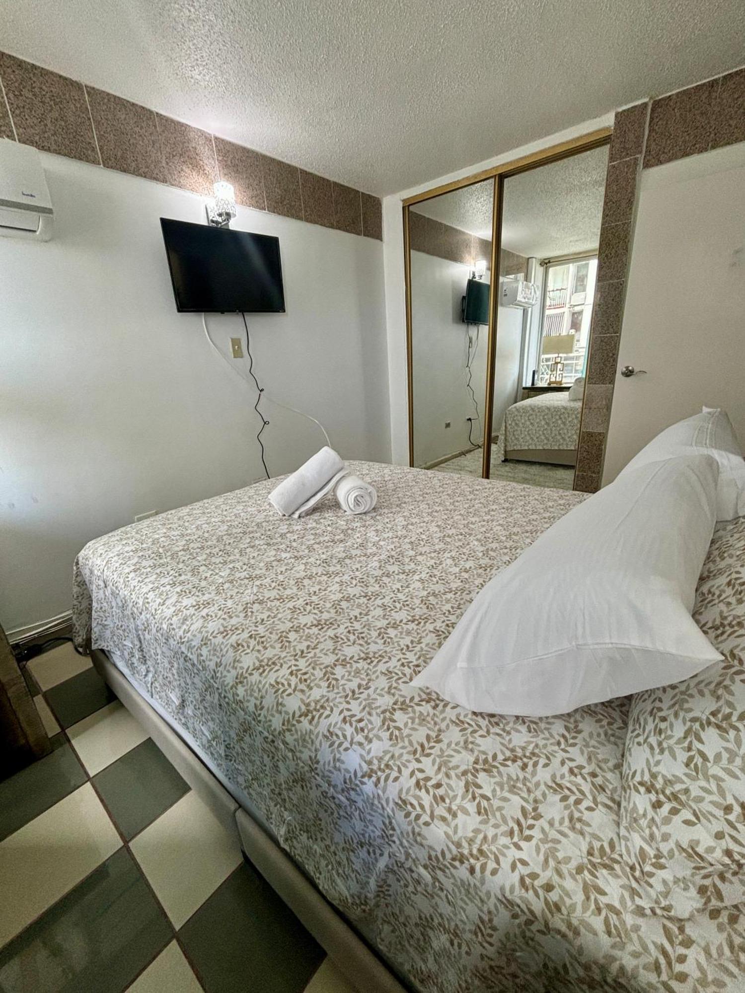 Isla Verde Modern Apartment With Pool San Juan Exteriör bild