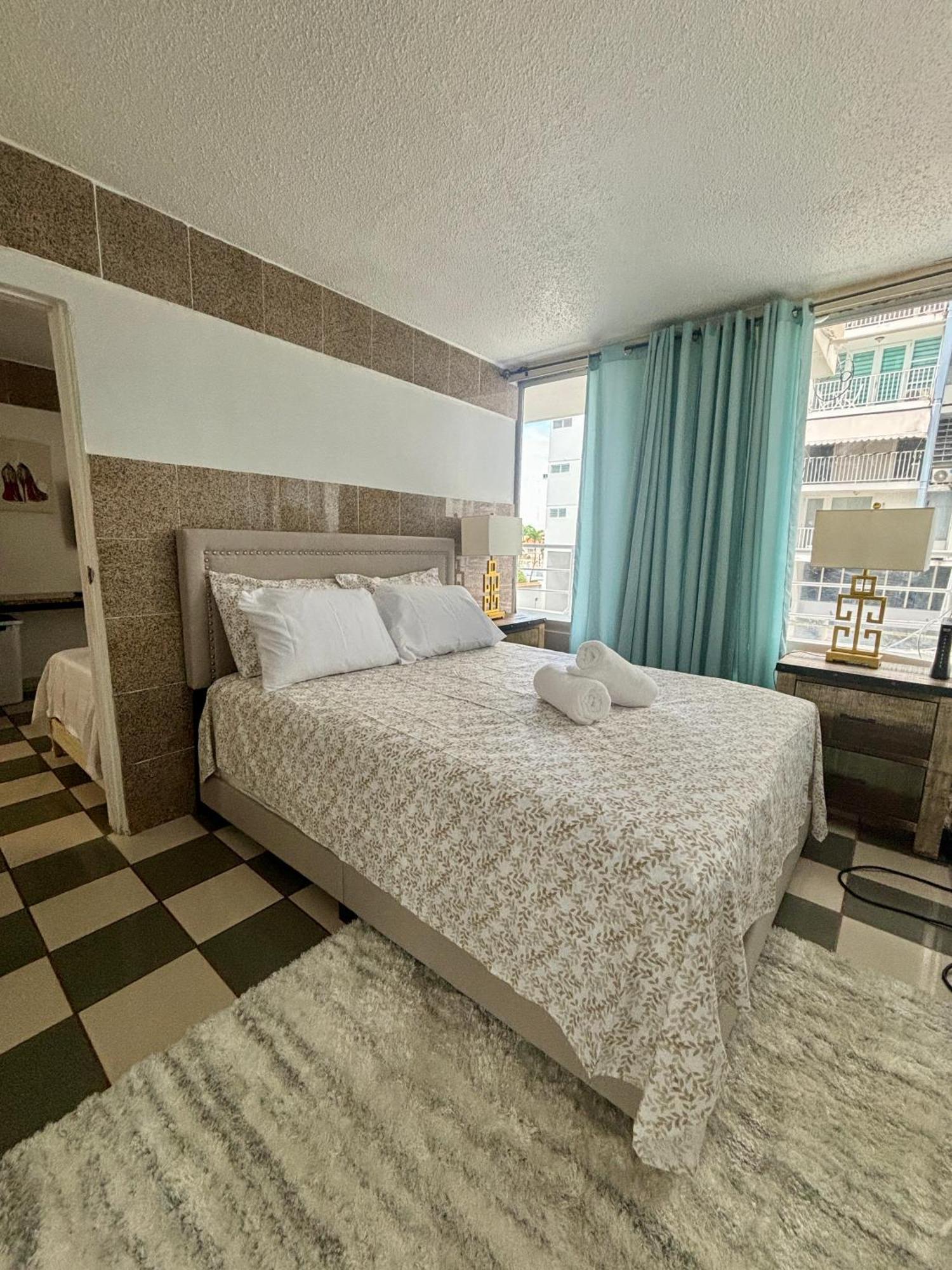 Isla Verde Modern Apartment With Pool San Juan Exteriör bild